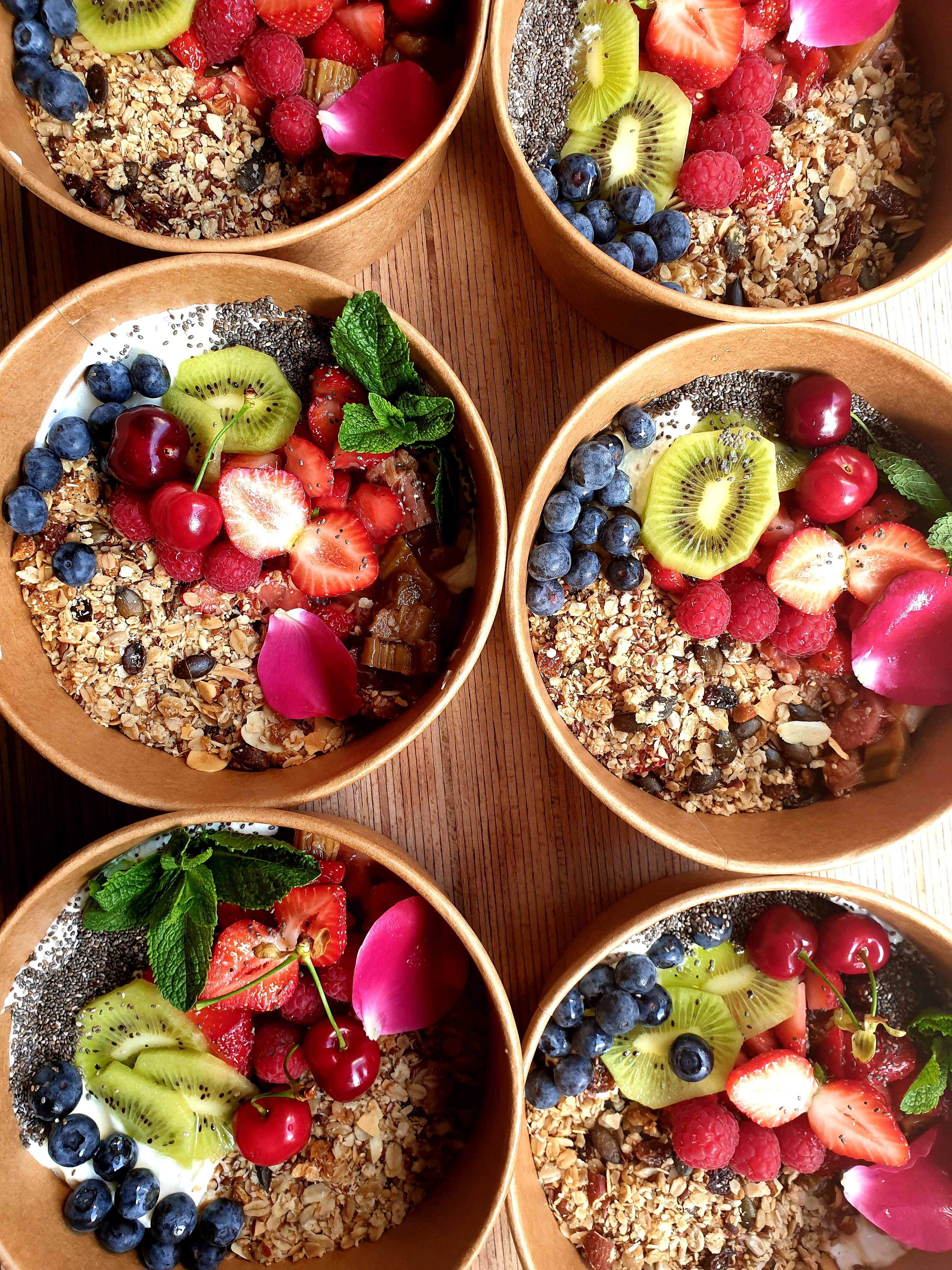 Bircher bowls with fresh fruit and granola